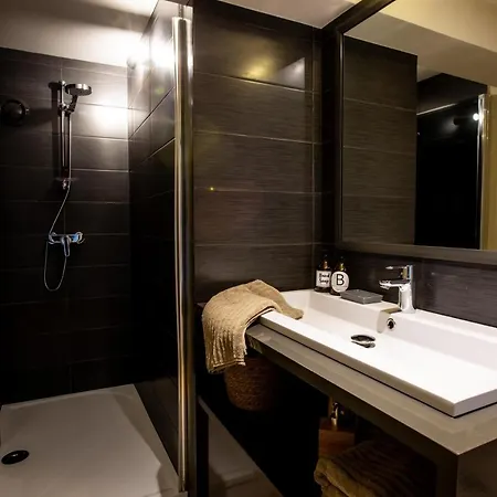 Swimcasalille Apartment