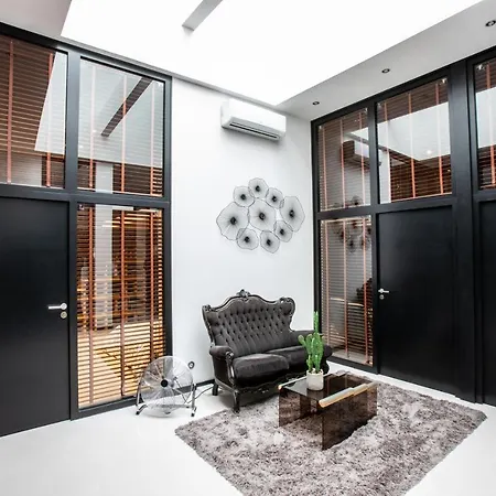 Swimcasalille Apartment *
